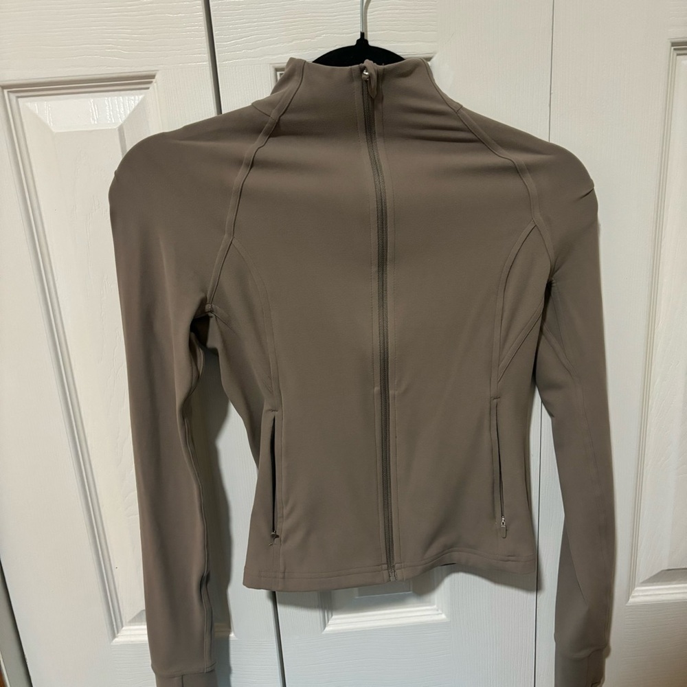 ARITZIA zip up jacket